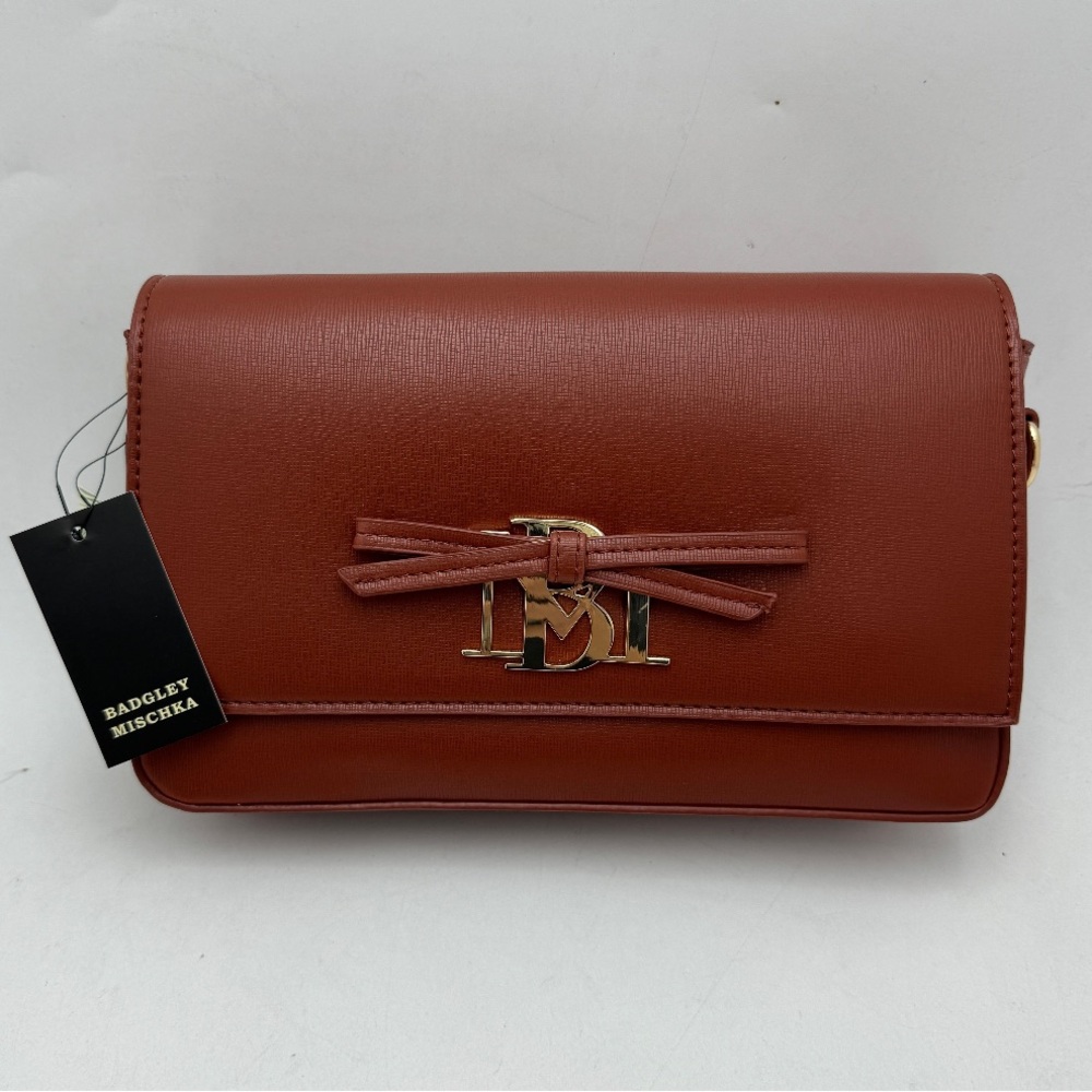 Badgley Mischka Women's Tan Clutch